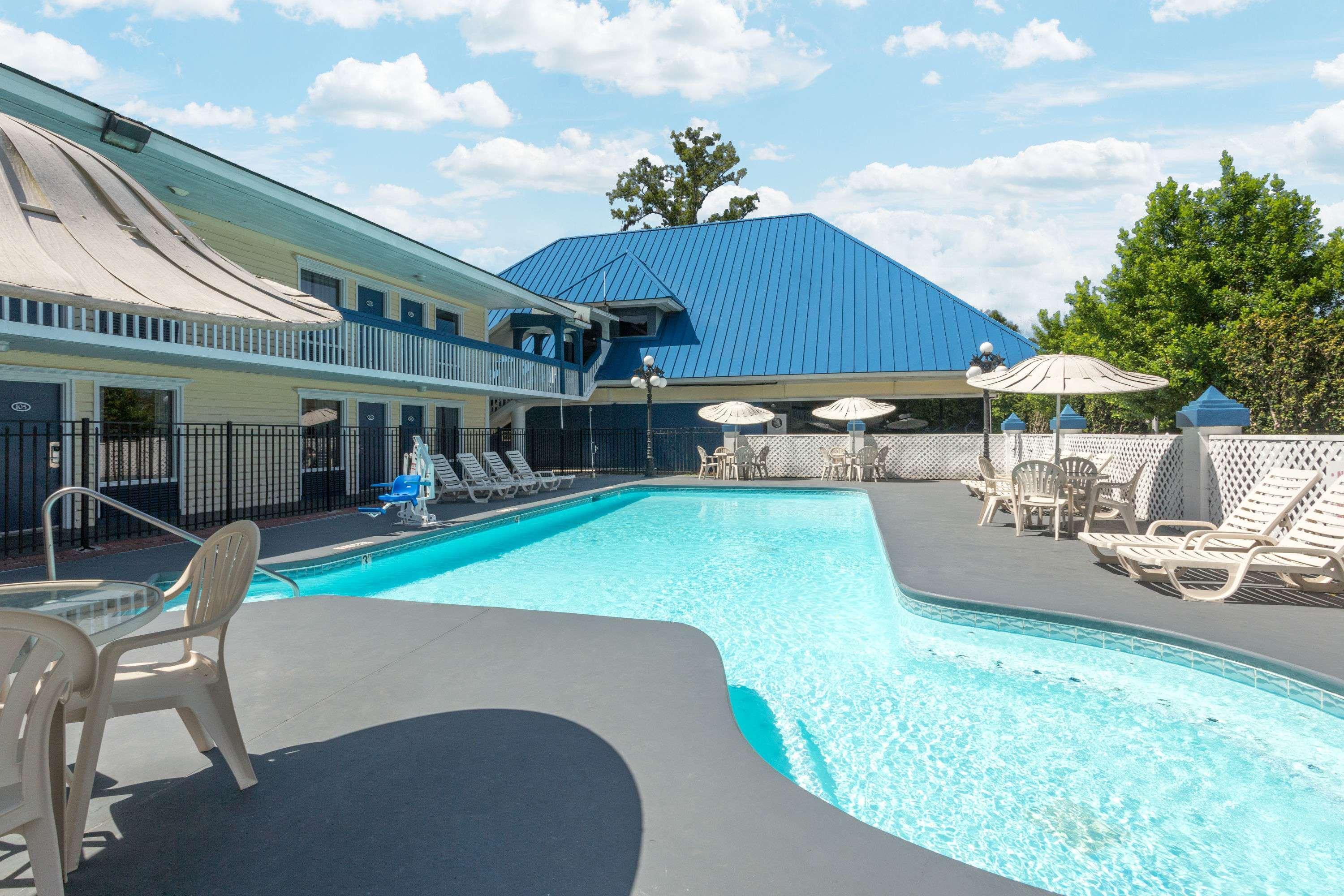 Days Inn By Wyndham Savannah Airport Extérieur photo