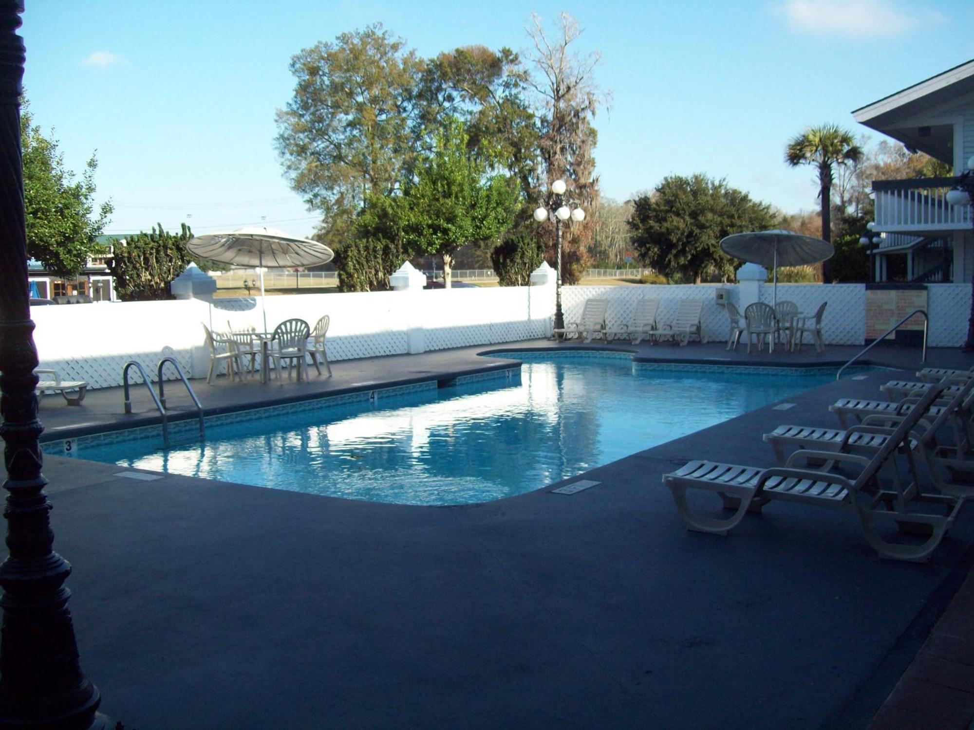 Days Inn By Wyndham Savannah Airport Extérieur photo