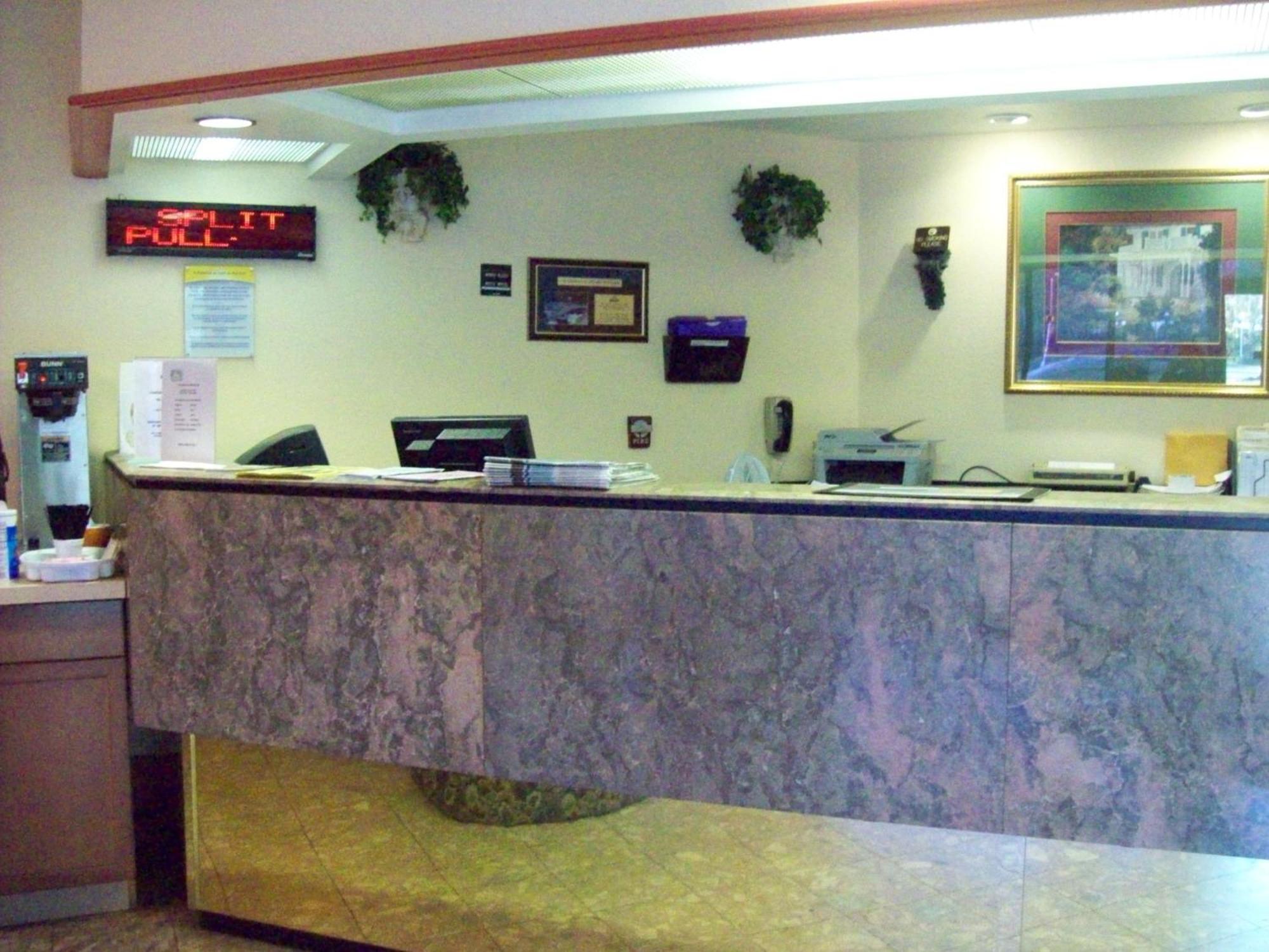 Days Inn By Wyndham Savannah Airport Extérieur photo